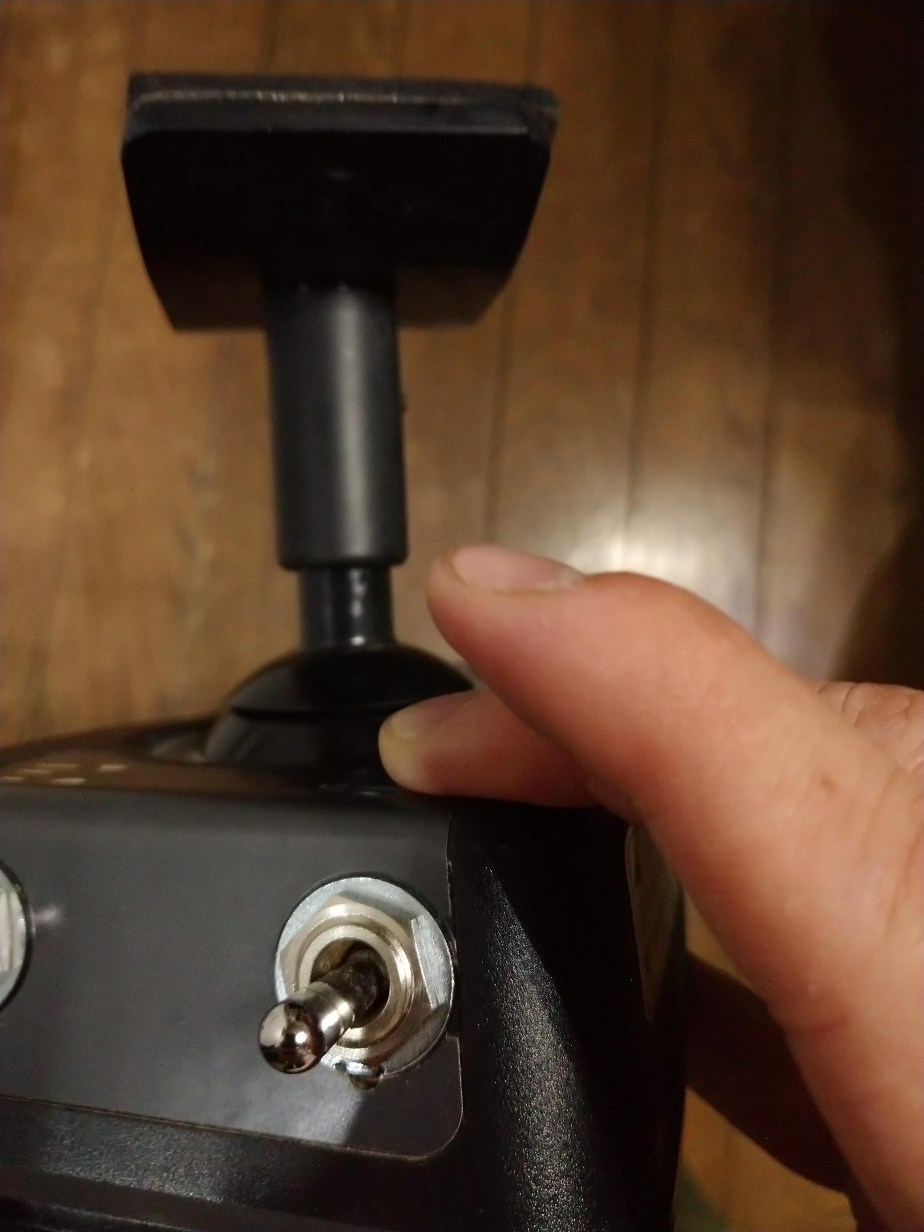 電動車椅子のスイッチ部分を交換しました。