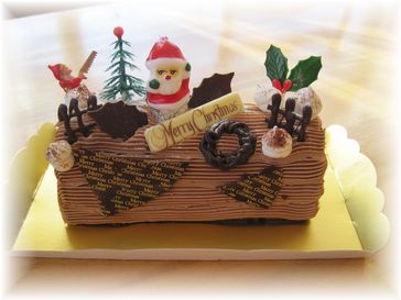 フランスの伝統的なクリスマスケーキ　ブッシュドノエル