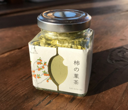 今シーズンリリースの新商品<b>「甲州百匁の柿の葉茶」</b>