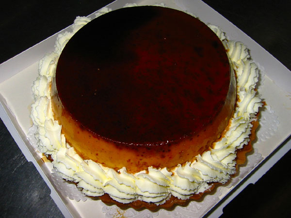 「焼きプリンのタルトケーキ」個数が少なく「幻のケーキ」と呼ばれています。（富士河口湖 総合観光情報サイト から引用）