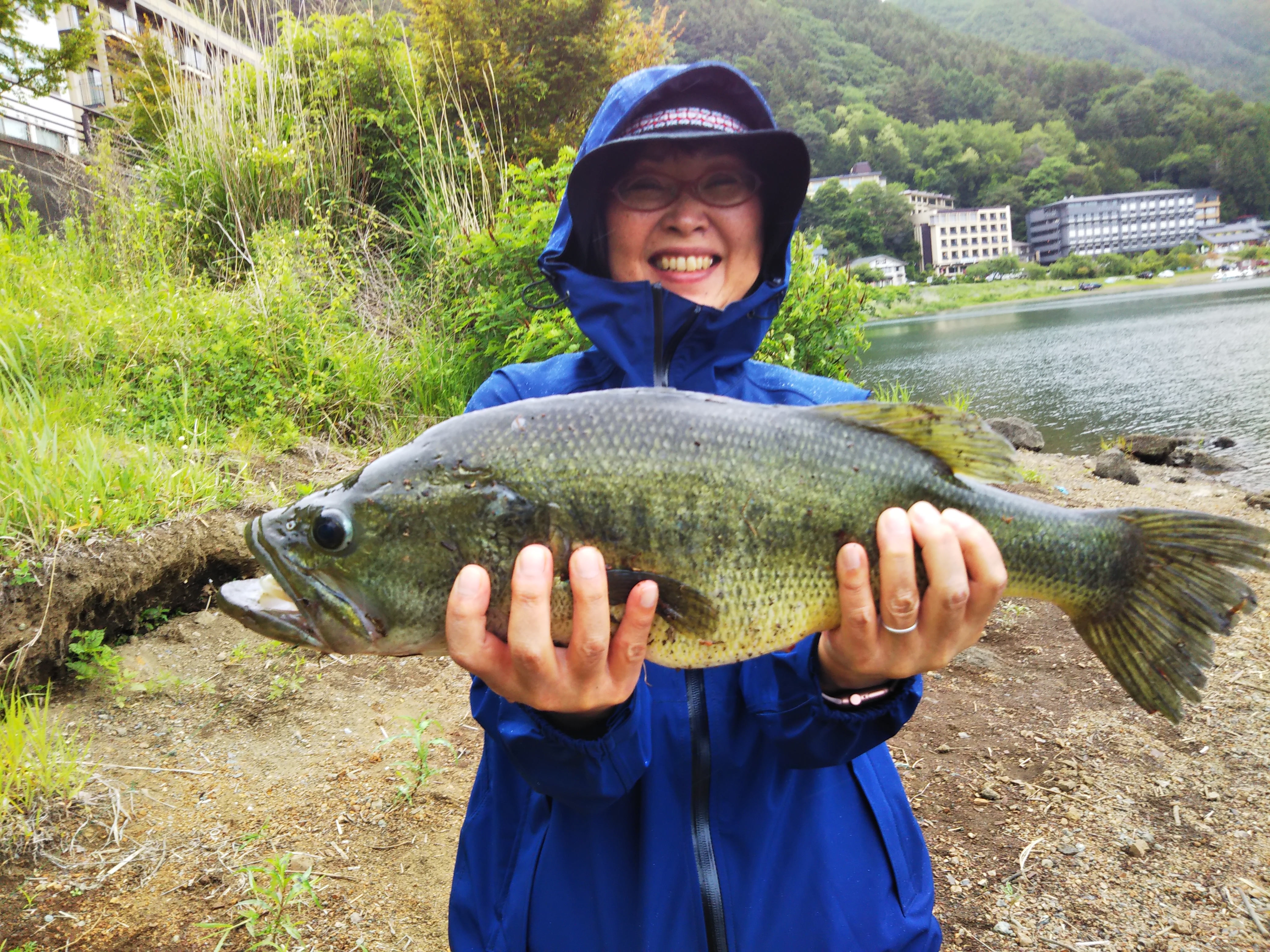 子供チャレンジ河口湖で釣り体験 体験食館 侍 Samurai