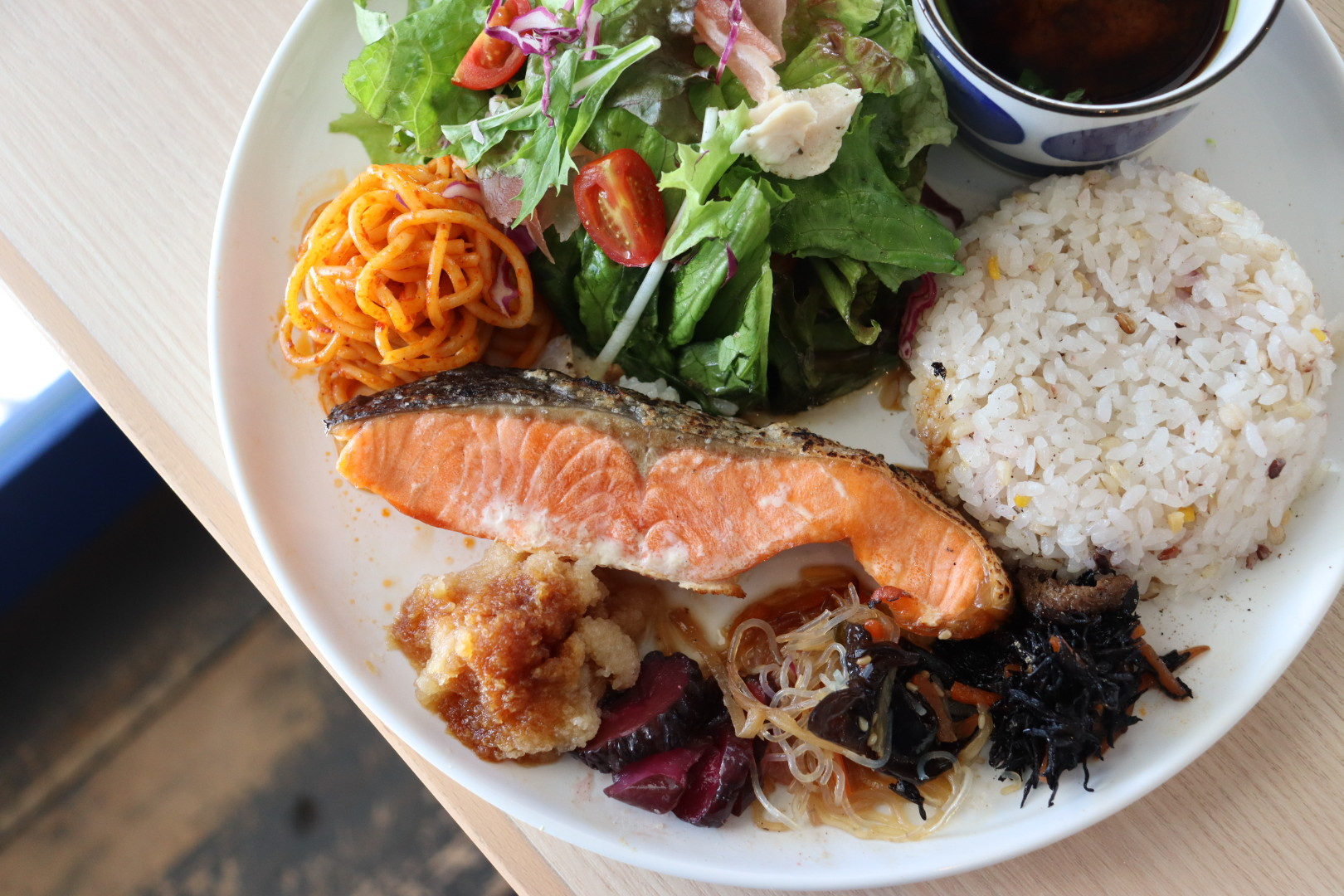 銀鮭の塩焼きプレート