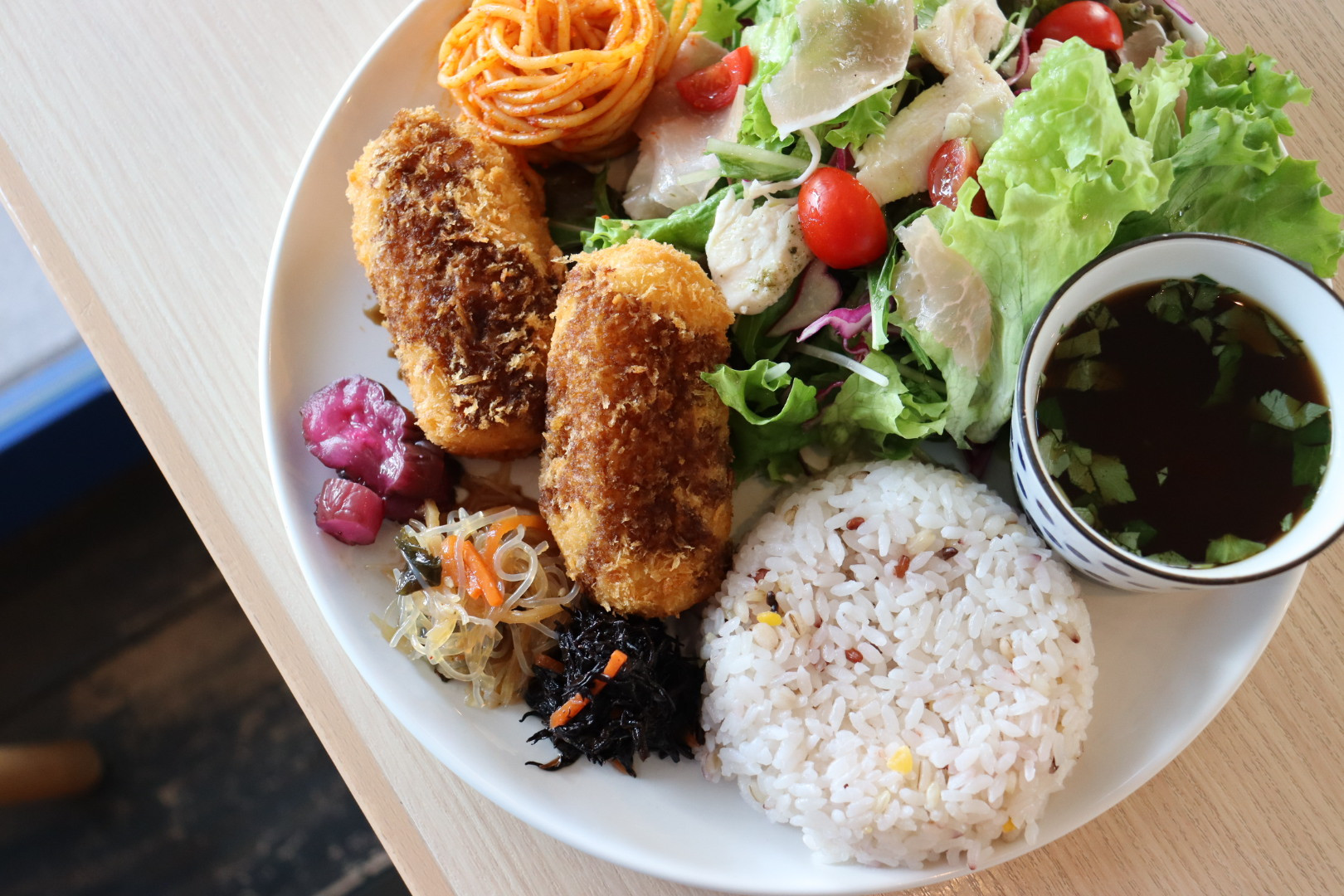 蟹風味クリームコロッケプレート