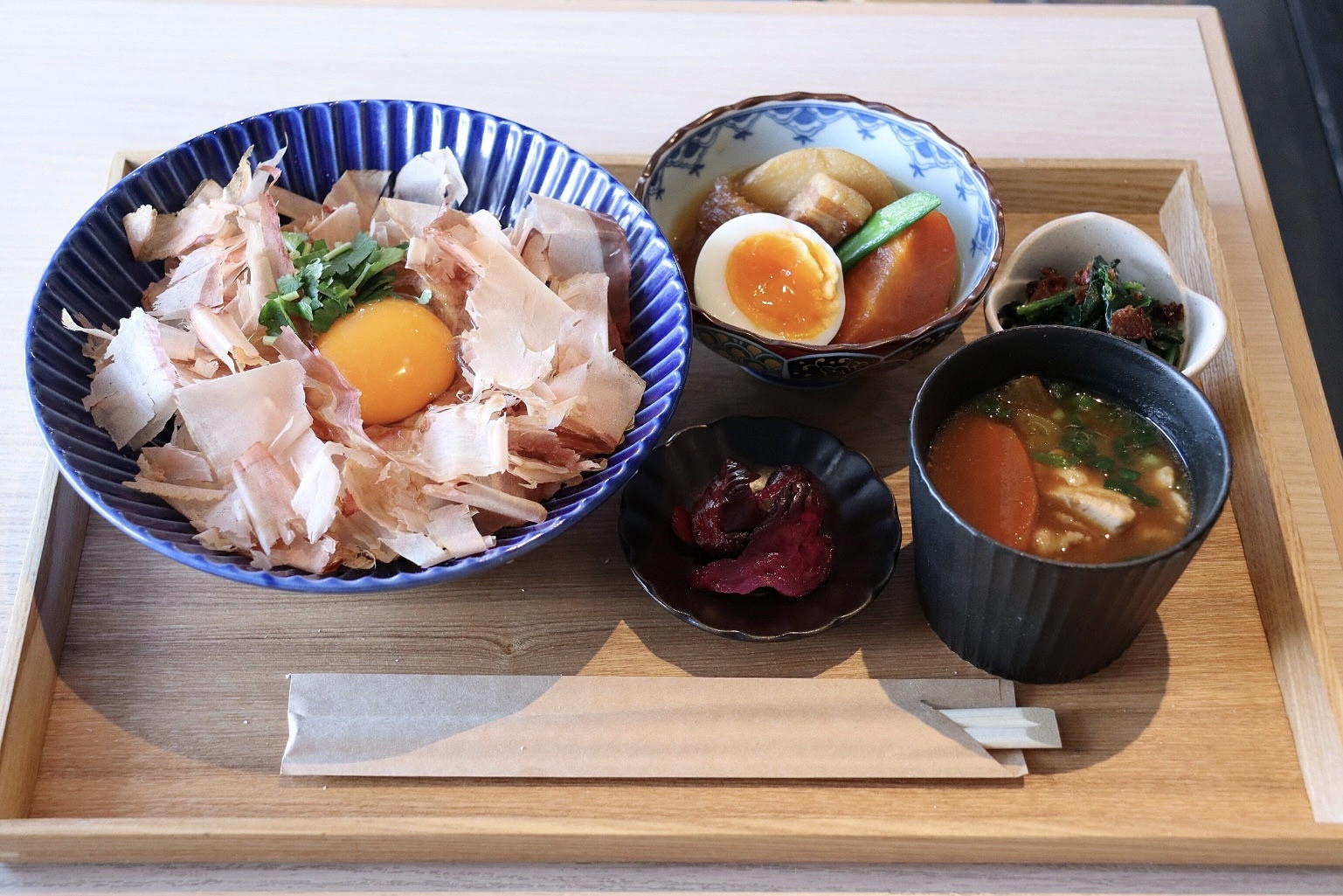 鰹節卵かけご飯