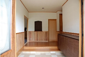 入りやすく温かみのある玄関を造る事に心がけました