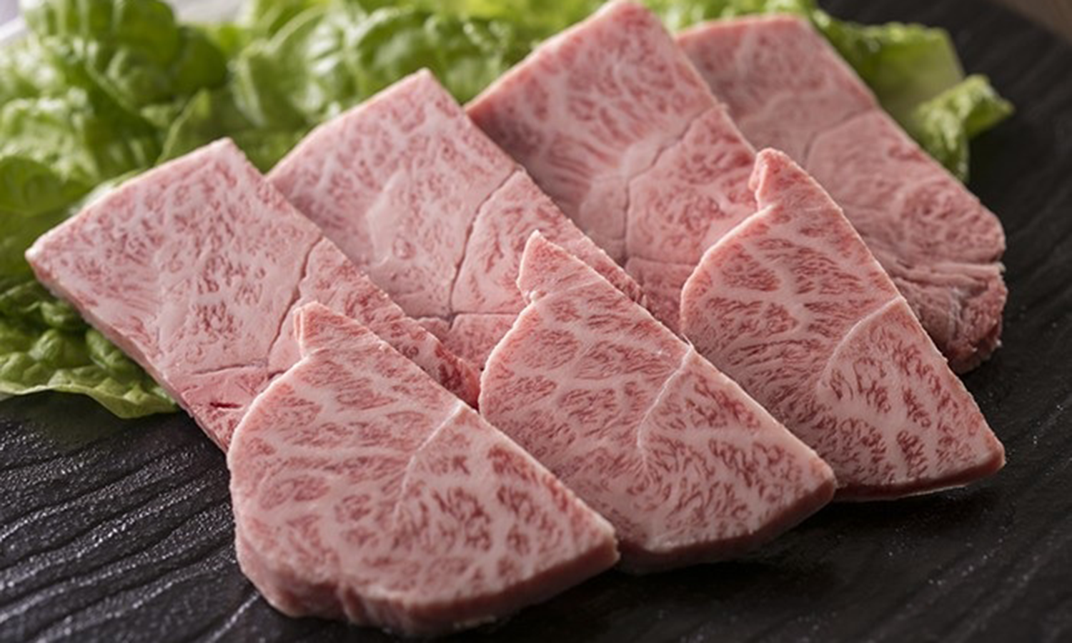 九州産の黒毛和牛をはじめ、本当に質のよい肉だけを厳選