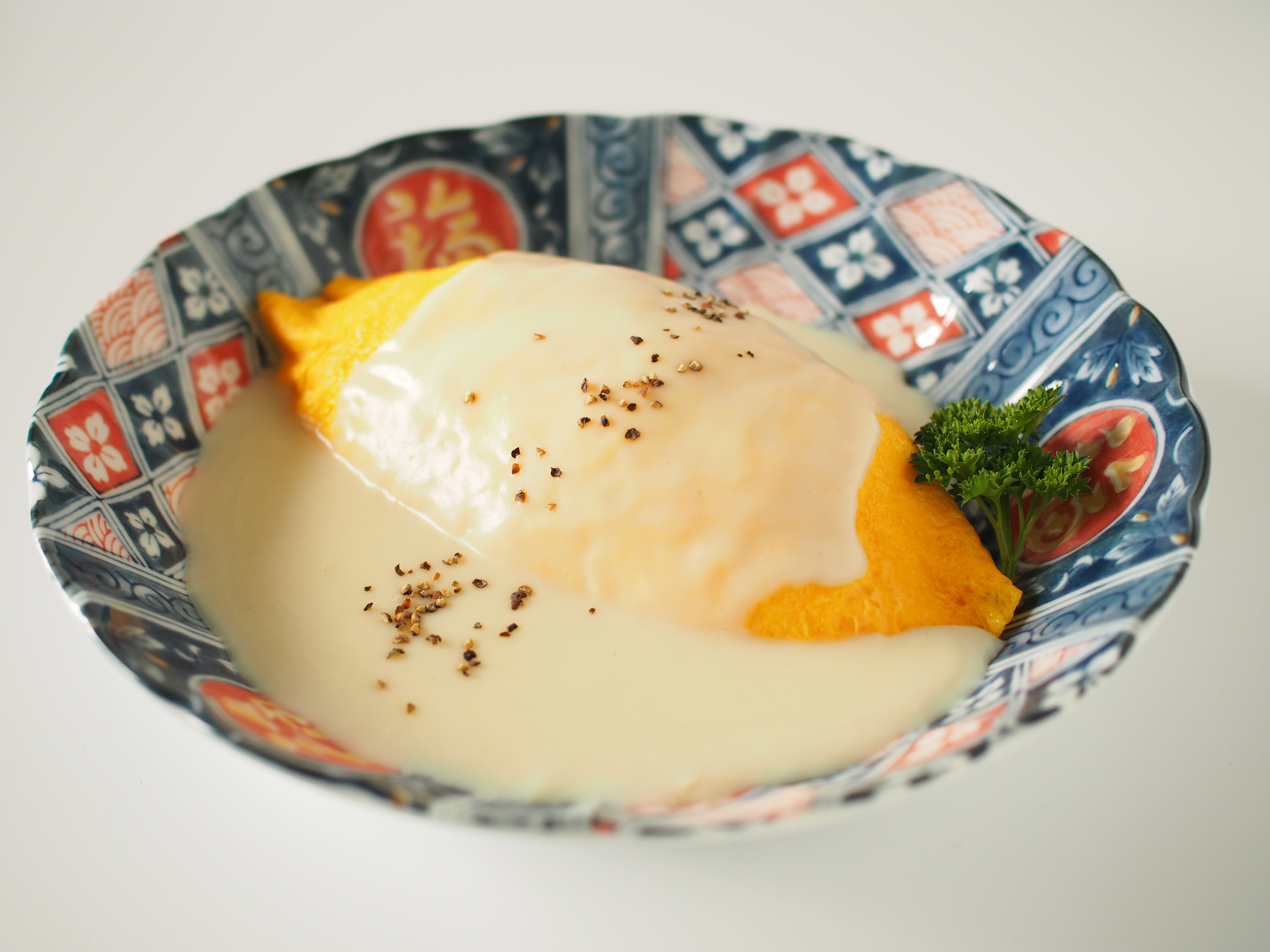 クリームソースのオムライス