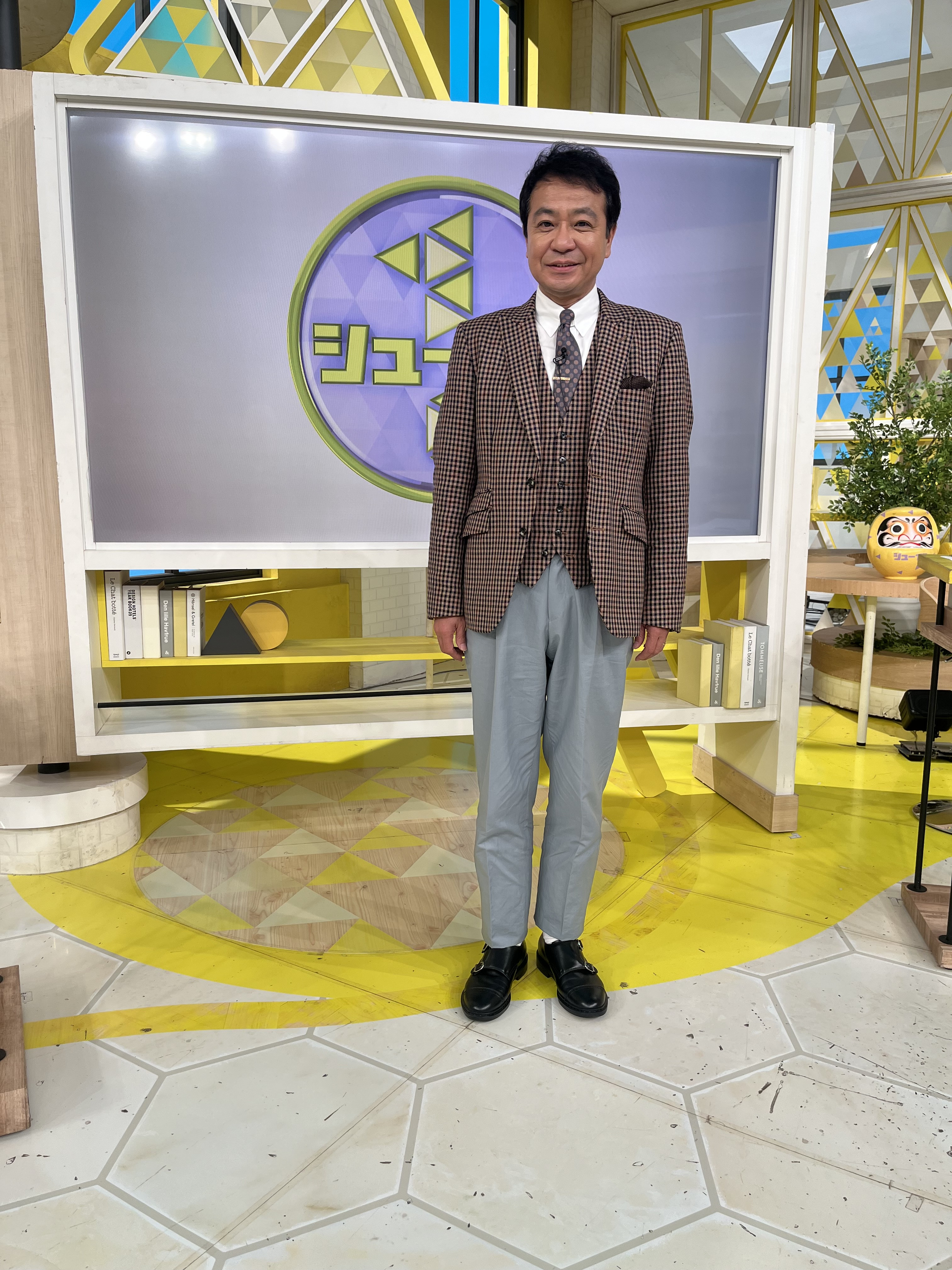 日本テレビ「シューイチ」さんにてメインMCの中山秀征さんにご着用頂きました！