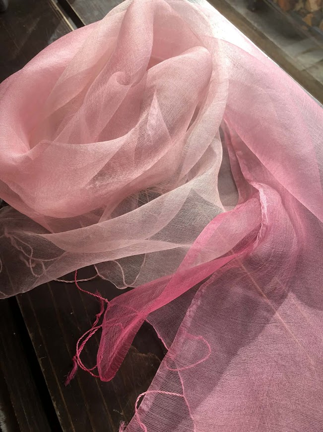 草木染めワークショップ・蘇芳で桜色のグラデーション染めをしましょう！