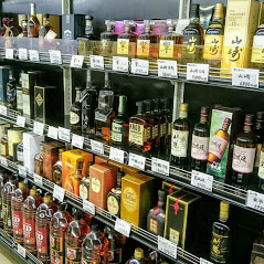 店内ウイスキーコーナー