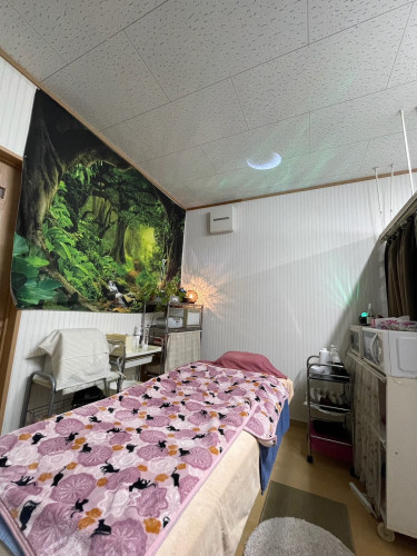 西彼店サロン室内