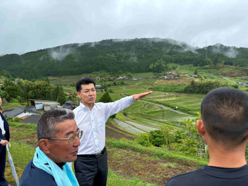 ①泉代表来県　周南中須・棚田で地元団体と対話