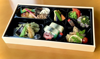 えつ弁当（縮小）.jpg