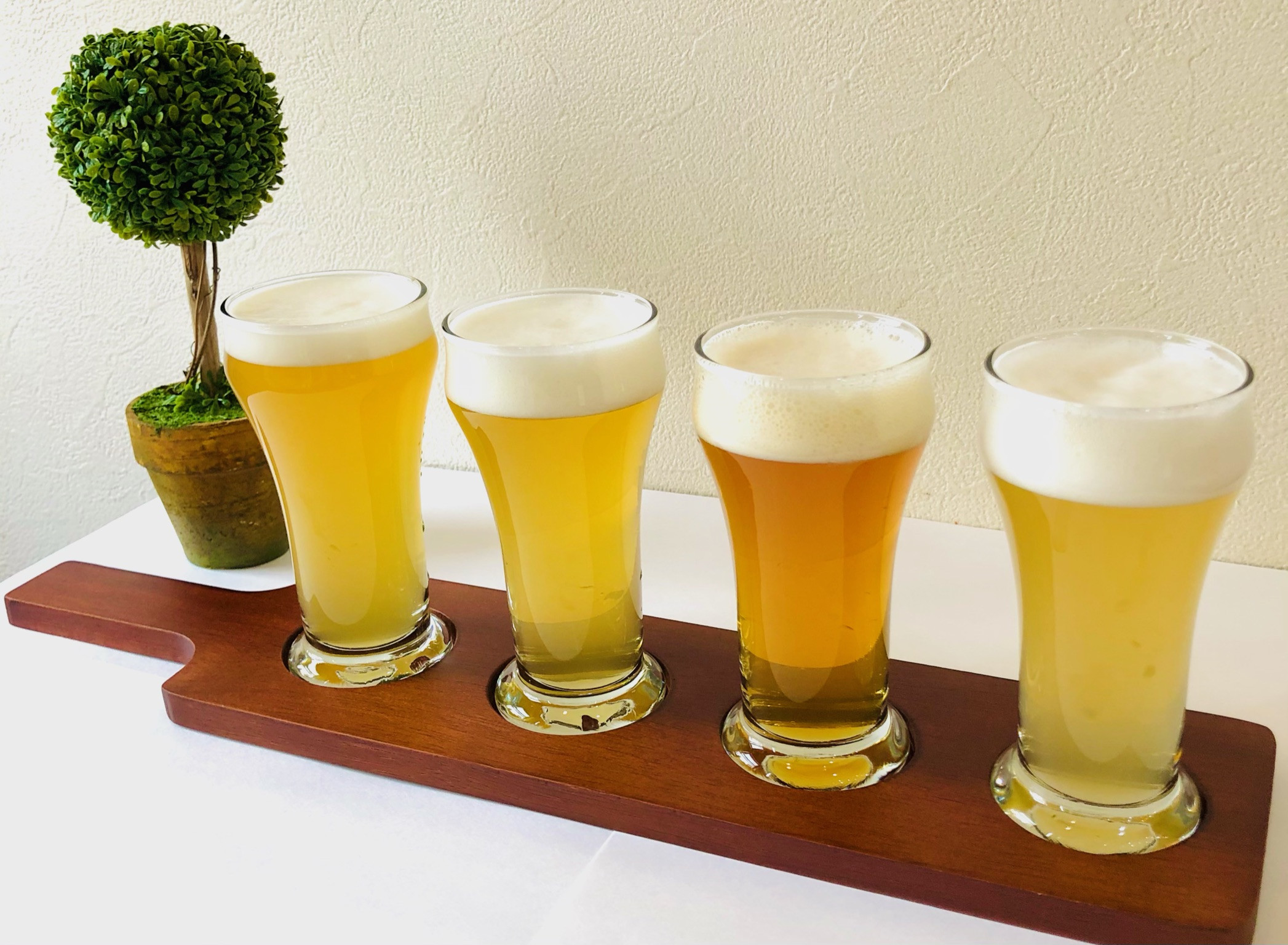 クラフトビール4種類飲み比べセットです＾＾　生のクラフトビールの美味しさを是非♡