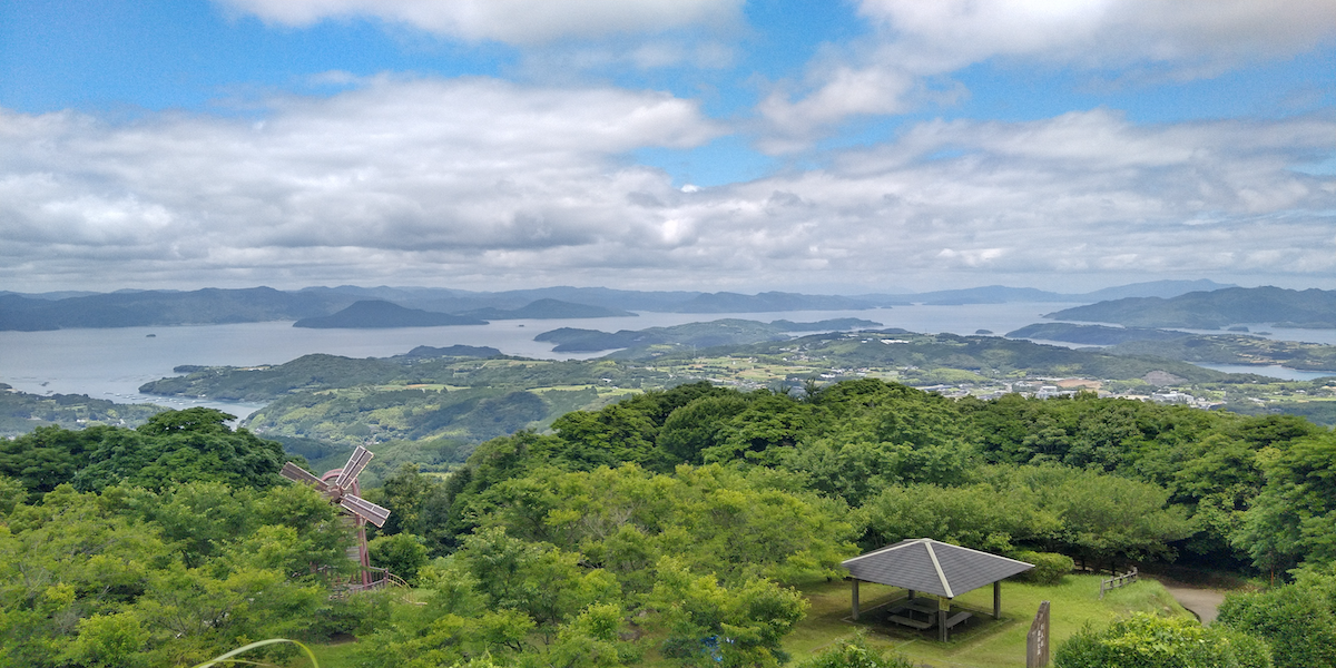 長島町で一番高い行人岳から（奥に見えるのは天草諸島です）