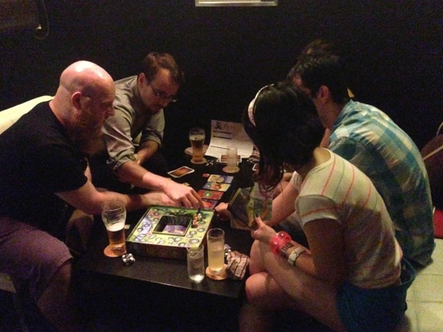 ゲームバー スノーの酒場 洋酒とゲームの専門店