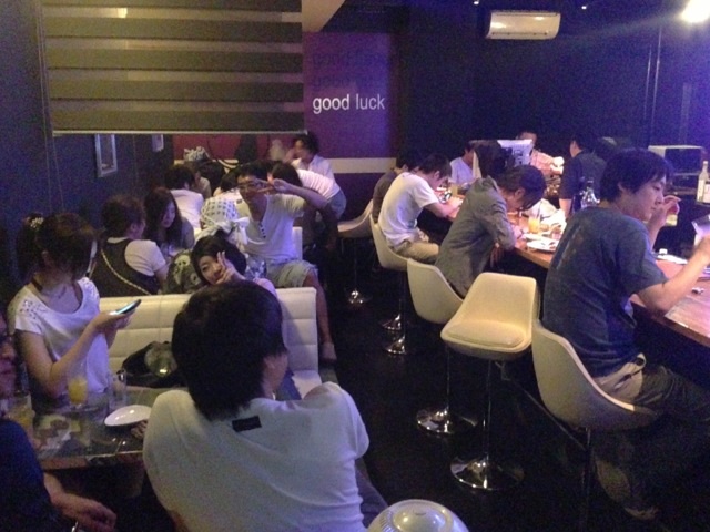 ゲームバー スノーの酒場 洋酒とゲームの専門店