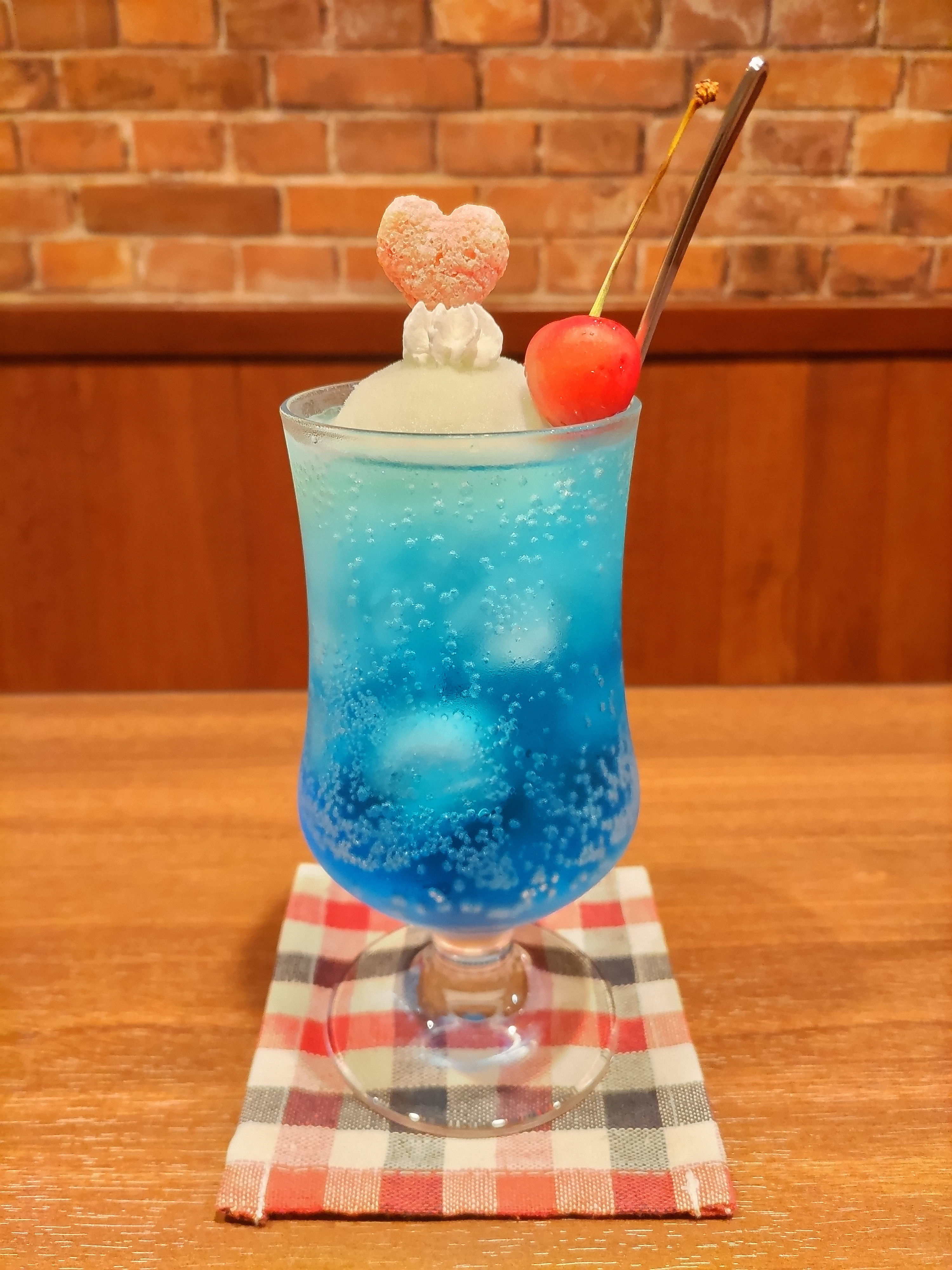 BLUE SALT アイスのクリームソーダ