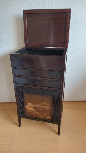 紫檀　チェスト（富士山蒔絵）・２.jpg