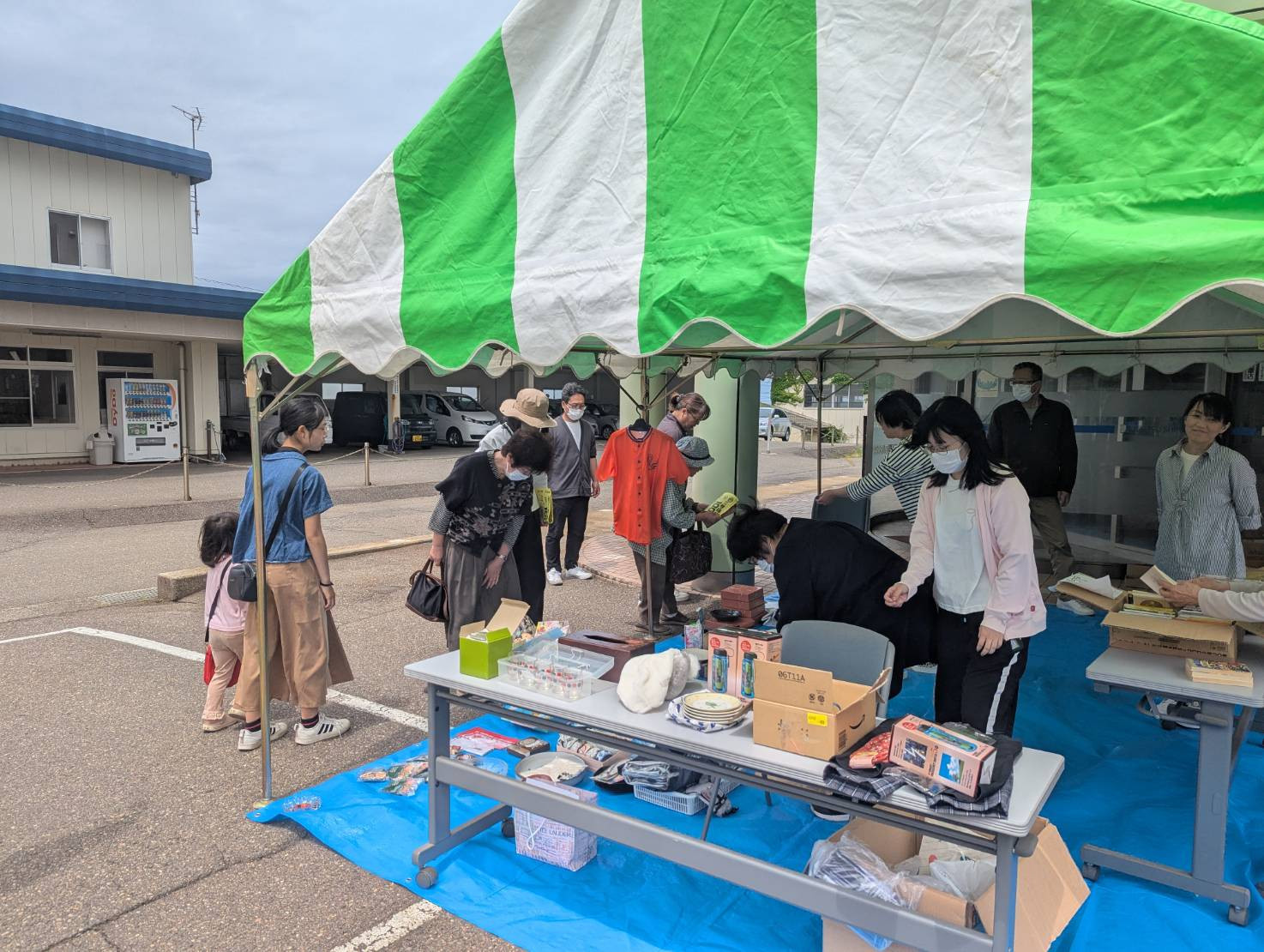 第33回100円まつり「信金柿崎支店」さんの様子