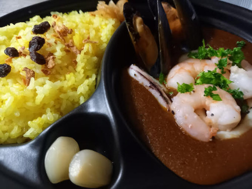 特製シーフードカレー