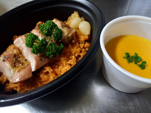 チキンライス＆カボチャのポタージュスープ