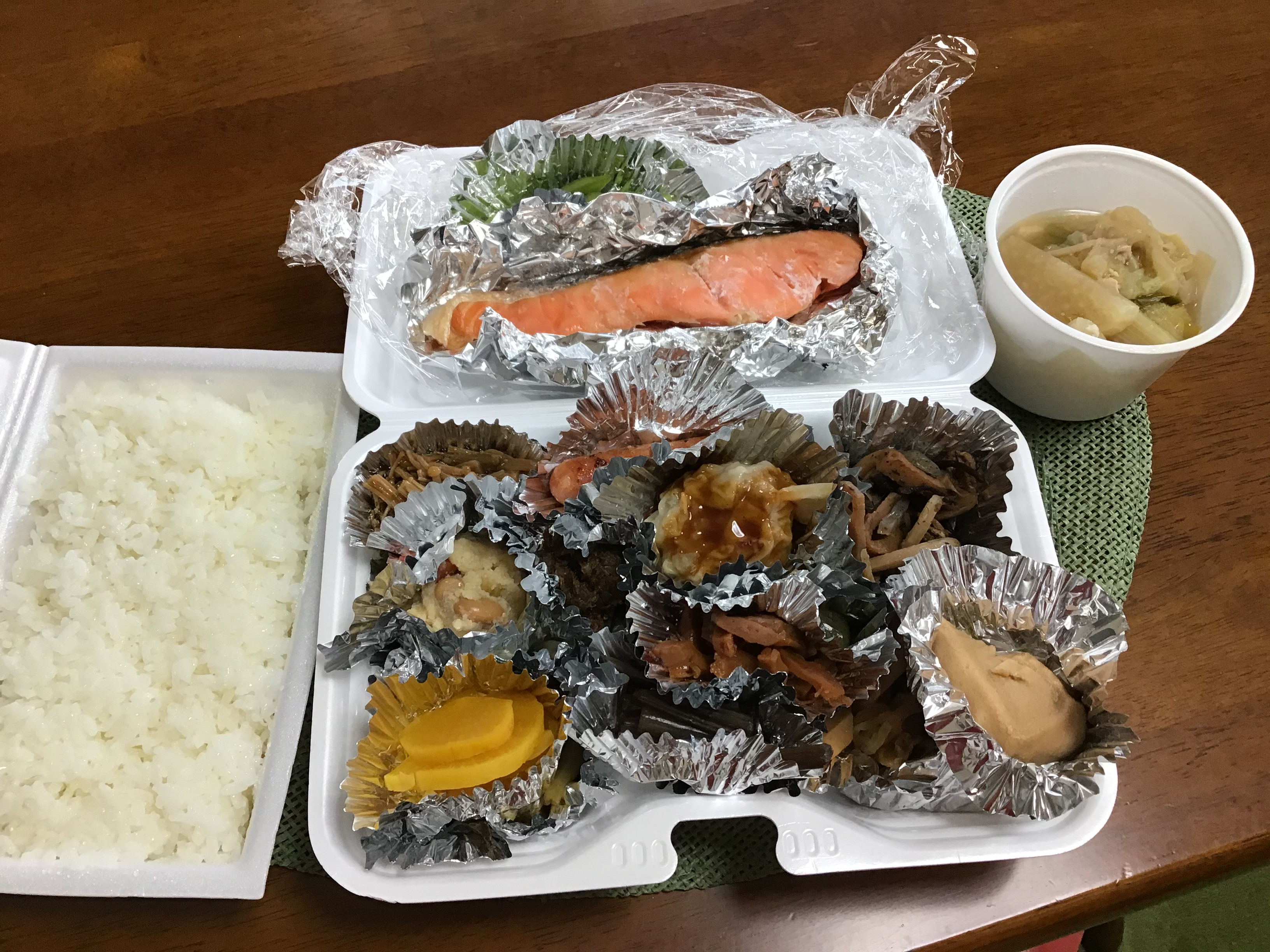 家庭の味「かじの葉」さんのボリュームお弁当🍱