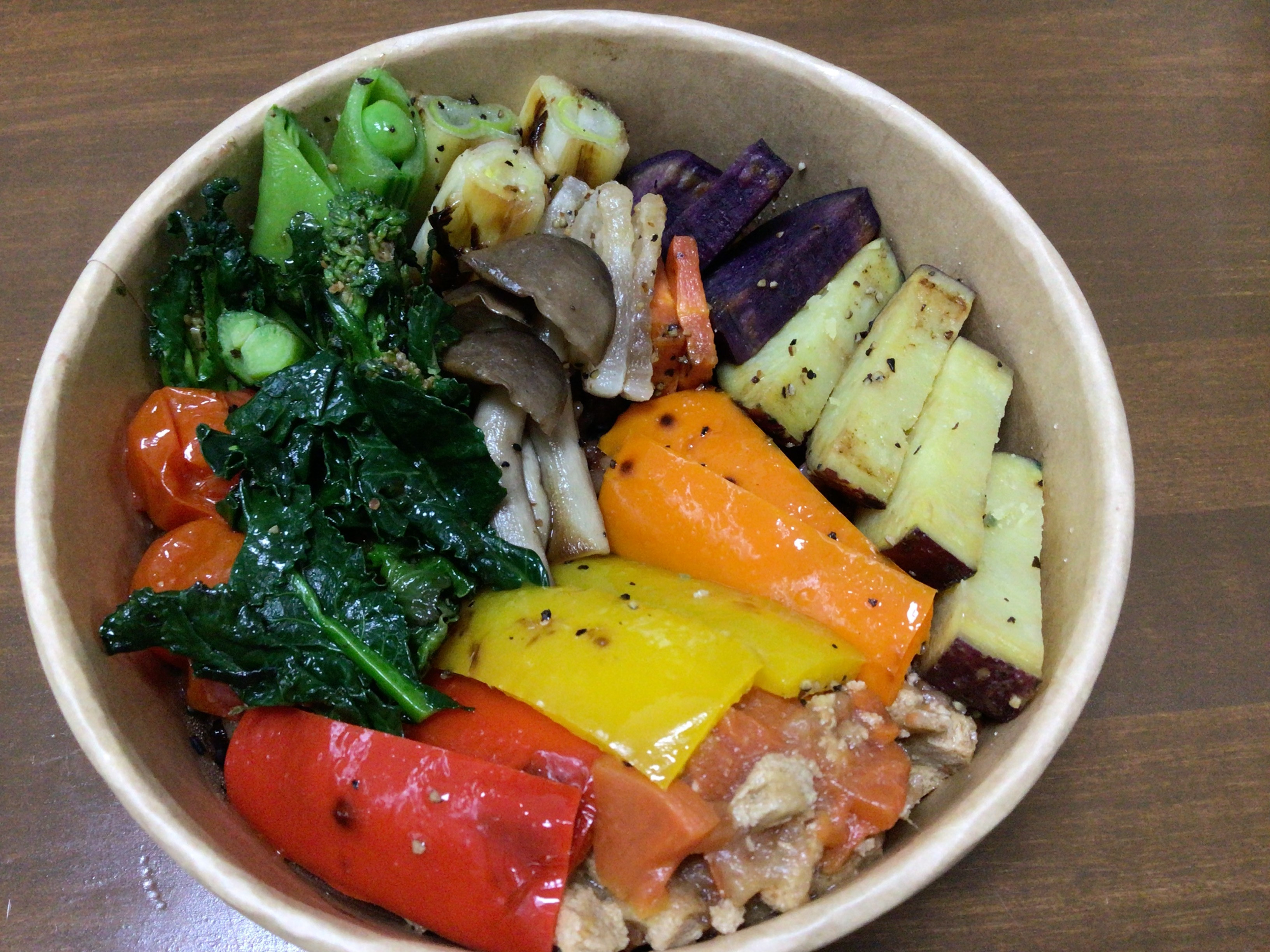 酵素玄米彩り丼