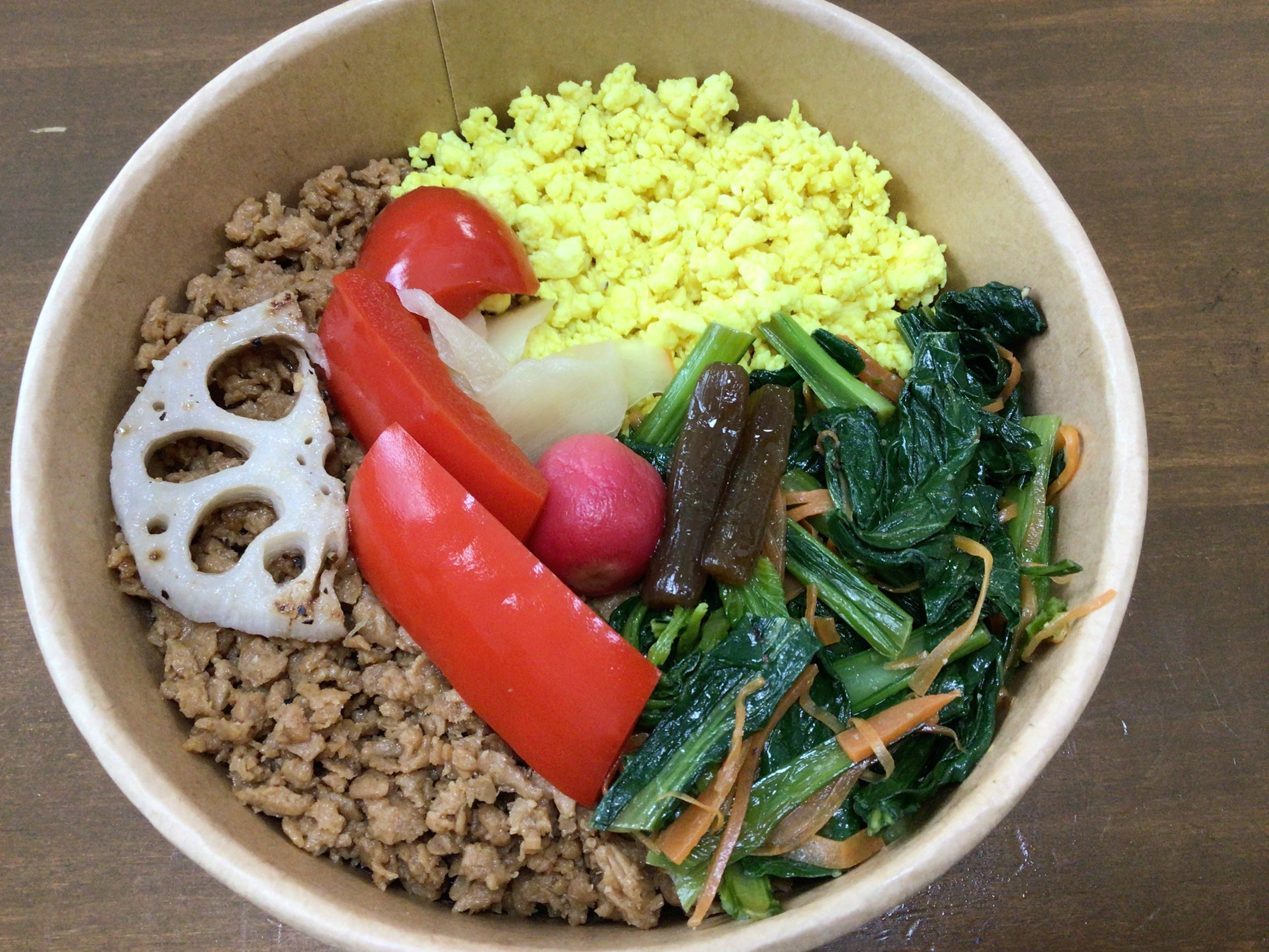 酵素玄米　大豆ミートと豆腐のそぼろ丼