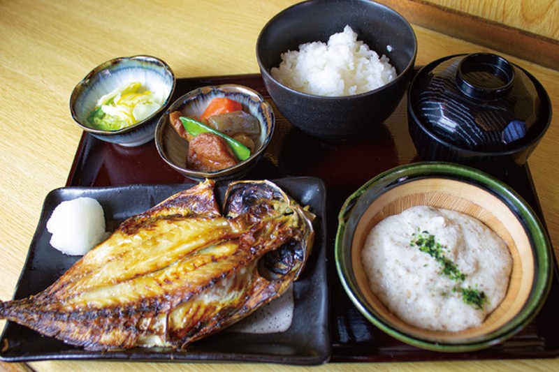 焼き魚御膳(自然薯付き)