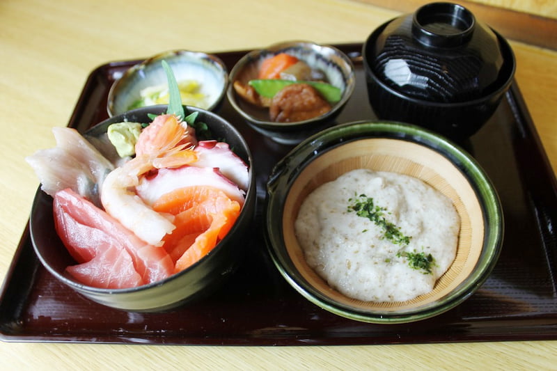 海鮮丼御膳（自然薯付き）