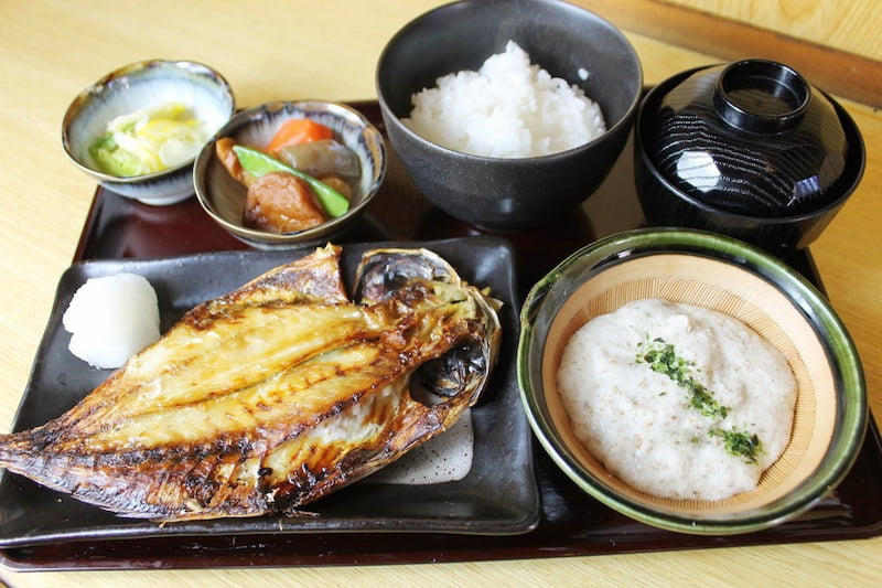 焼き魚御膳（自然薯付き）