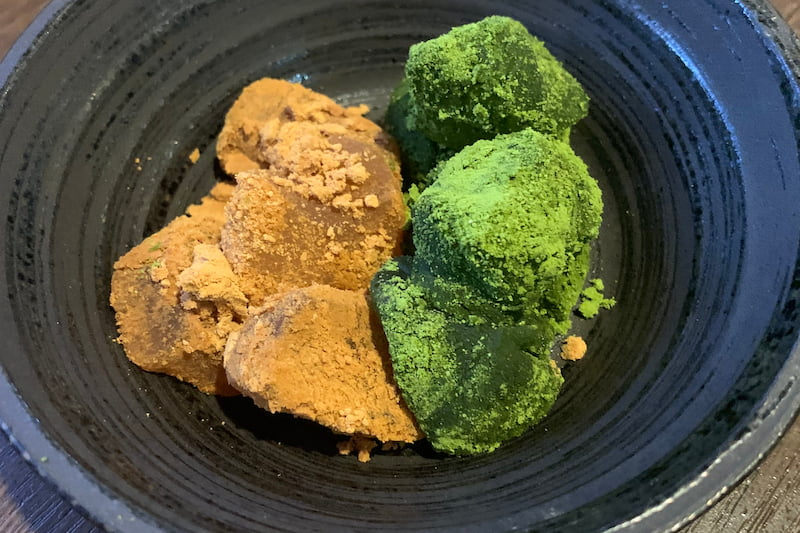 きな粉と抹茶のわらび餅