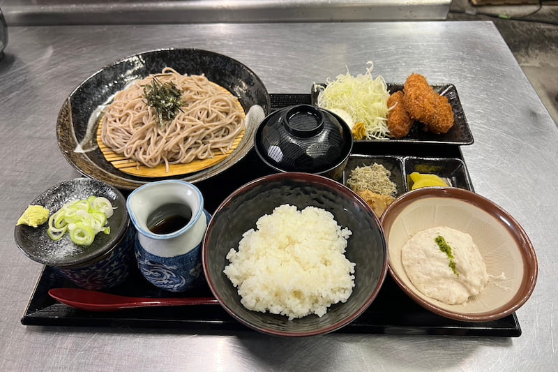 自然薯蕎麦牡蠣フライ御膳