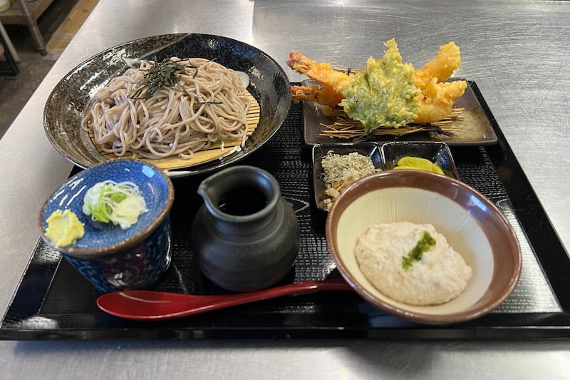 海老天蕎麦御膳（自然薯付き）