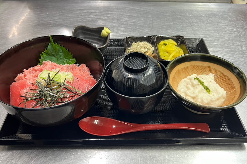 自然薯マグロネギトロ丼