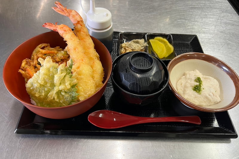 自然薯かき揚天丼御膳