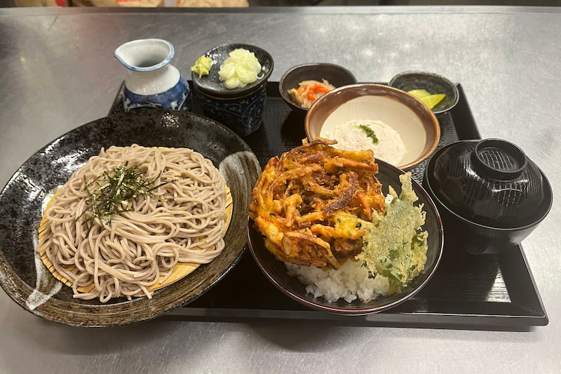 自然薯蕎麦かき揚げ御膳