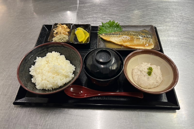 自然薯サバの味噌煮御膳