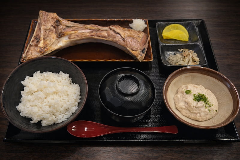 自然薯マグロかま御膳