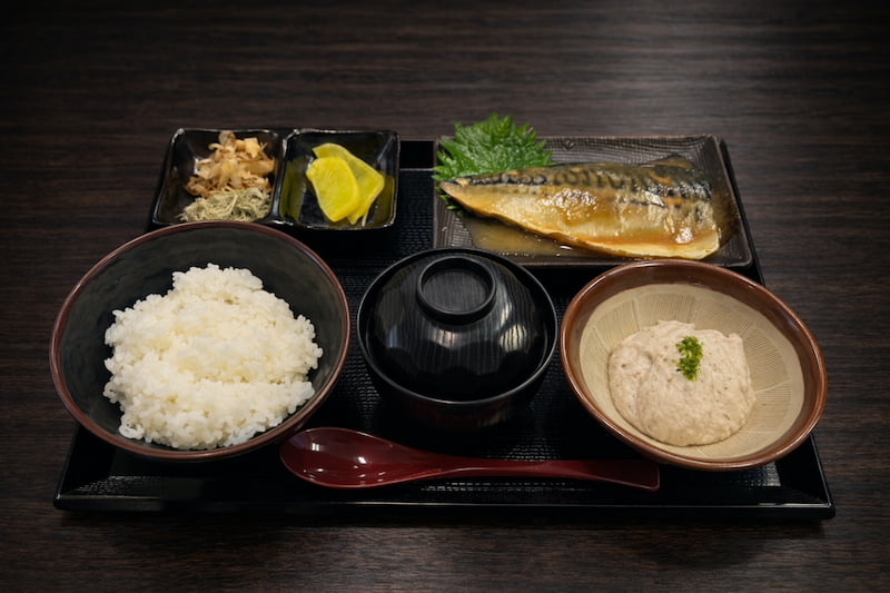 自然薯サバの味噌煮御膳