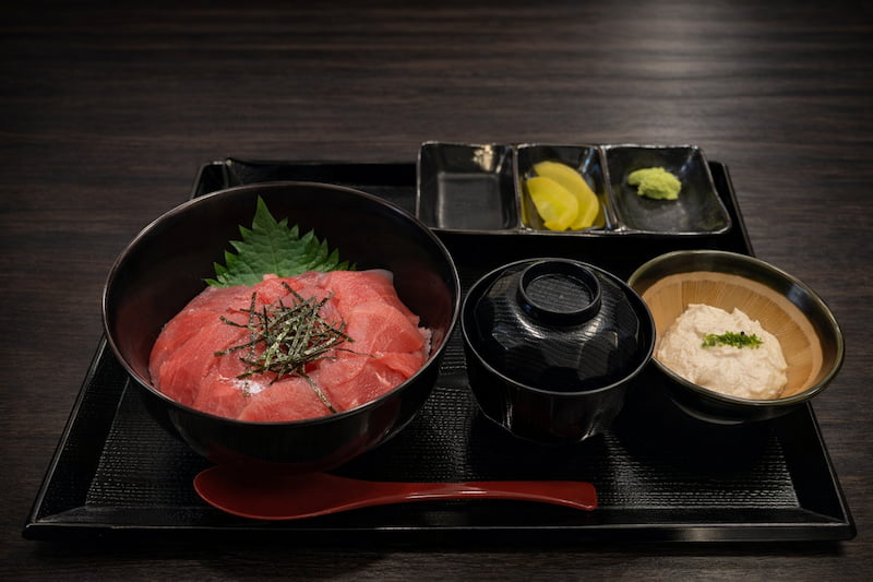 自然薯マグロ丼