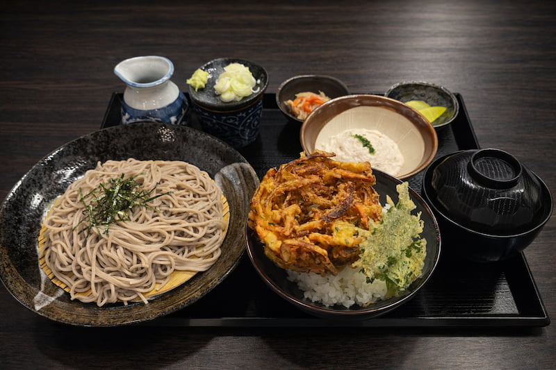 自然薯蕎麦かき揚げ御膳