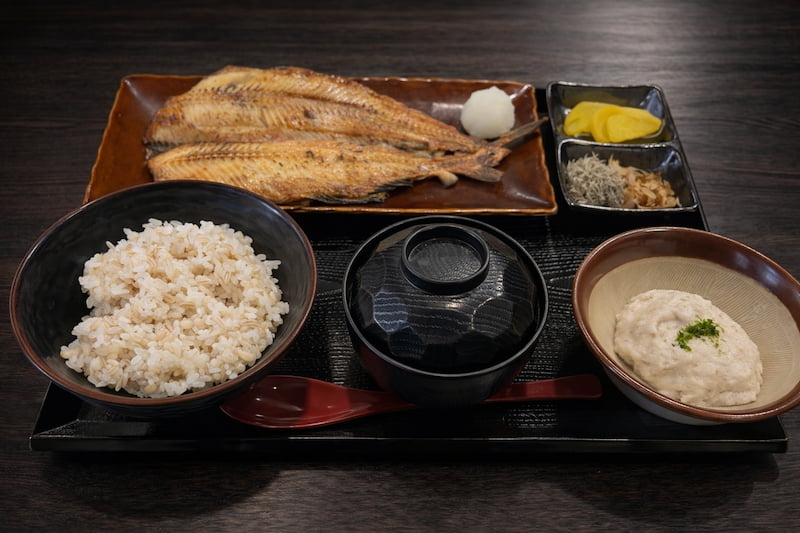 焼き魚御膳（自然薯付き）