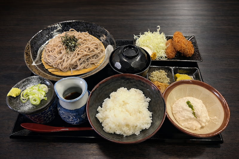 自然薯蕎麦牡蠣フライ御膳