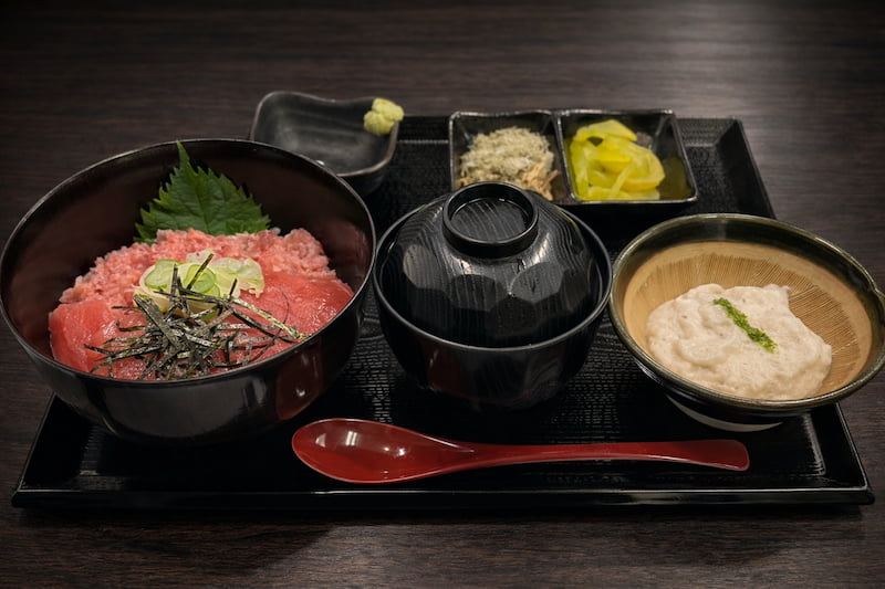 自然薯マグロネギトロ丼御膳