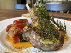 骨付仔羊肉のロースト アンサンブル