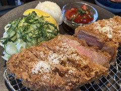 低温熟成豚カツレツ（トマト＆バジル）