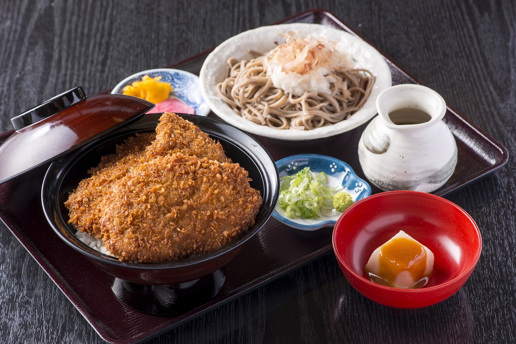 永平寺の館　雲粋　　国産そばと福井名物ソースカツ丼の専門店です！