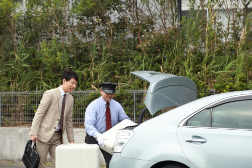 ■What is the difference between dispatching a driver and hire?